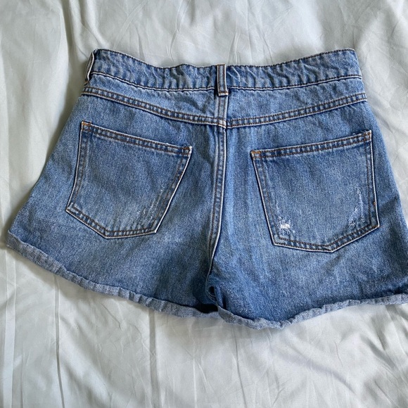 FOREVER 21 DENIM SHORTS - MEDIUM WASH - SZ 28 - Picture 3 of 4